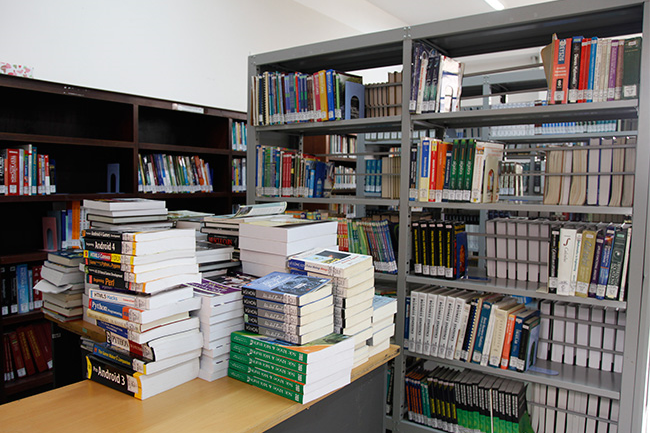 Kho tàng sách vô giá tại thư viện - Hàng loạt đầu sách mới, hữu ích cho việc nghiên cứu chuyên ngành